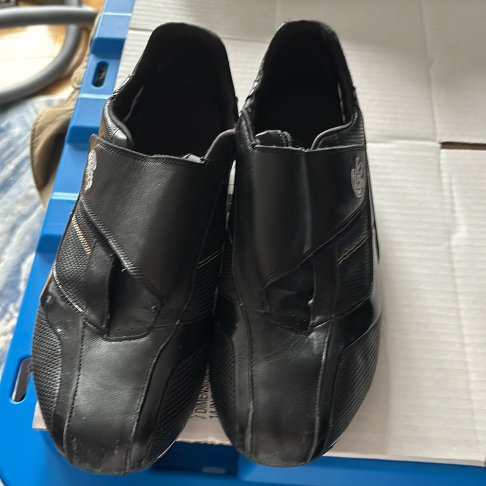 Lacoste velco sneakers